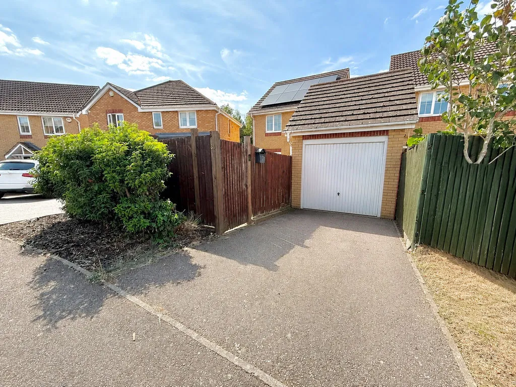 Farriers Way, Houghton Regis LU5 5FF, photo 3