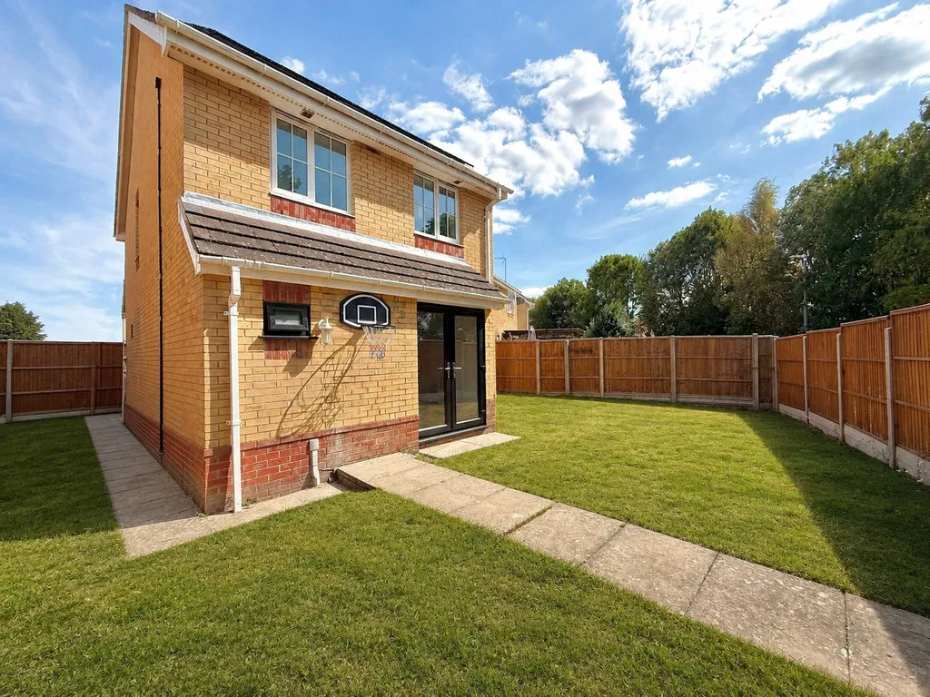 3 bed house for sale — Farriers Way, Houghton Regis LU5 5FF