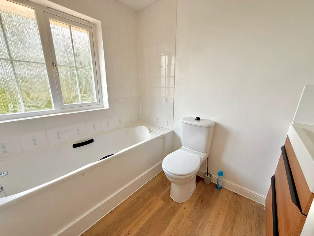 Farriers Way, Houghton Regis LU5 5FF, photo 12
