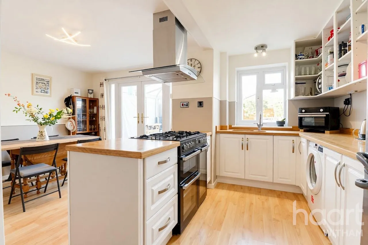 Helford Court, Witham, CM8, photo 3