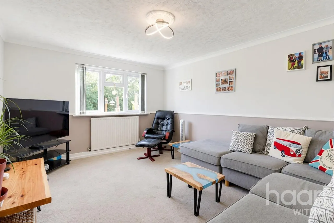 Helford Court, Witham, CM8, photo 2