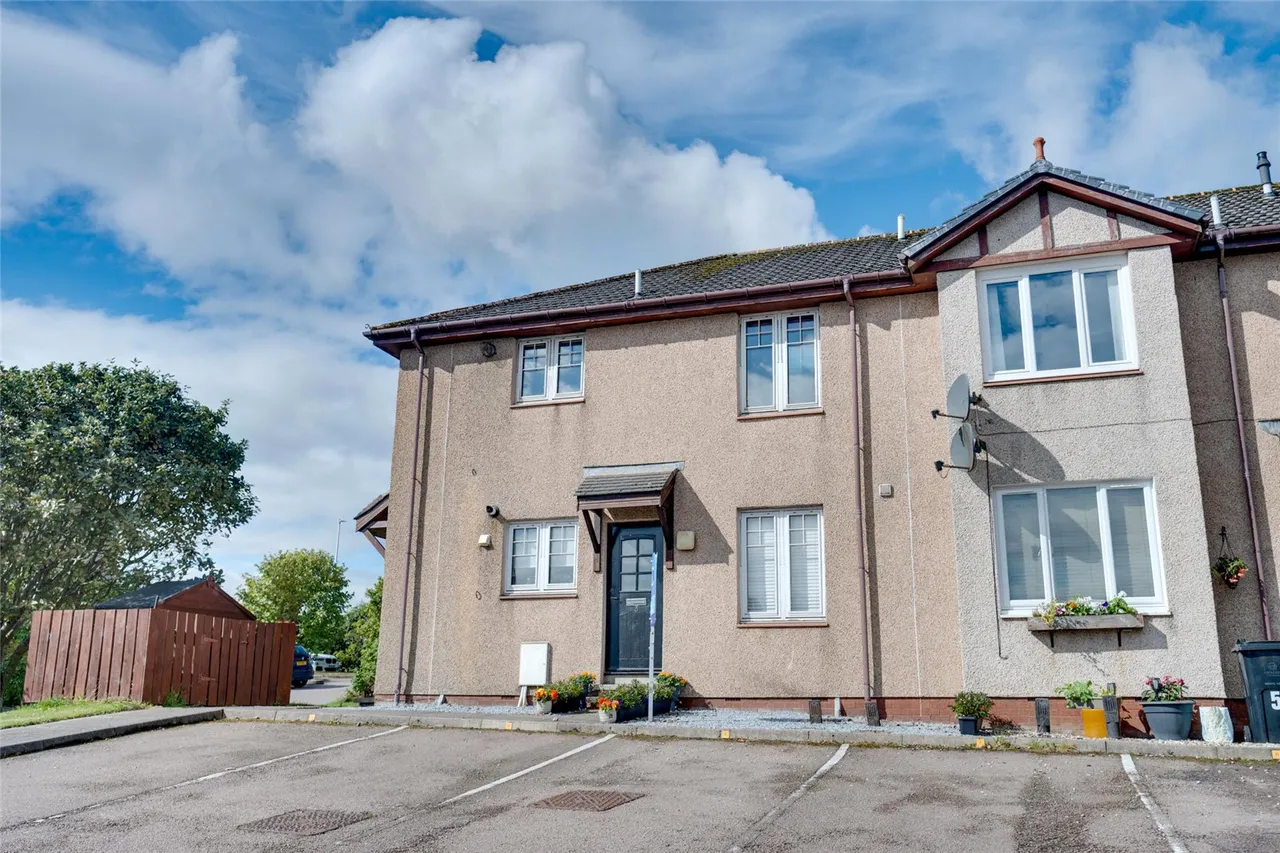 2 bed flat for sale, Loirston Close, Cove, AB12
