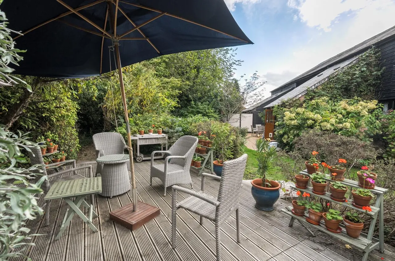 Stunning Barn Conversion, West Malling Fringes, photo 33