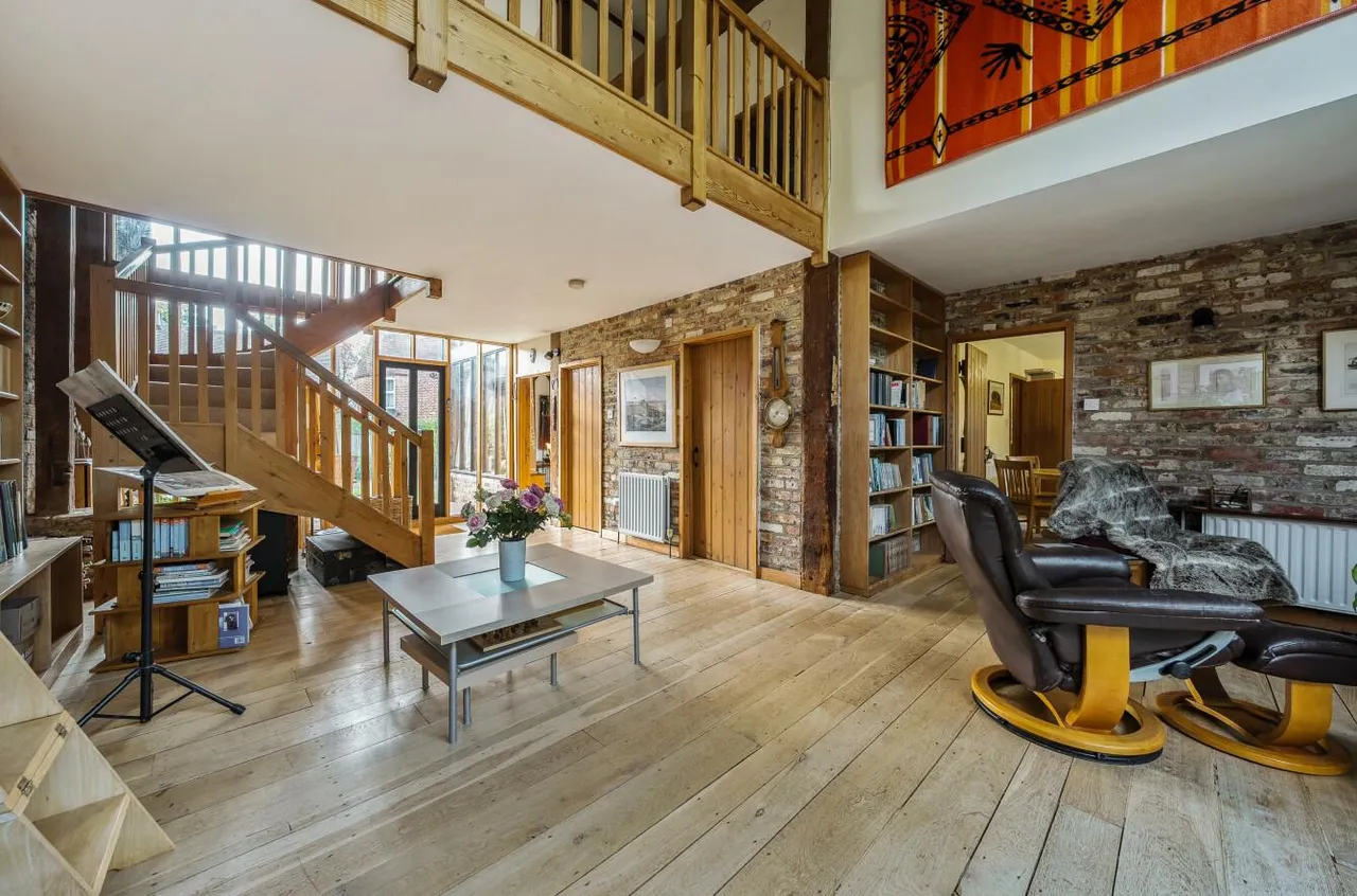 Stunning Barn Conversion, West Malling Fringes, photo 7