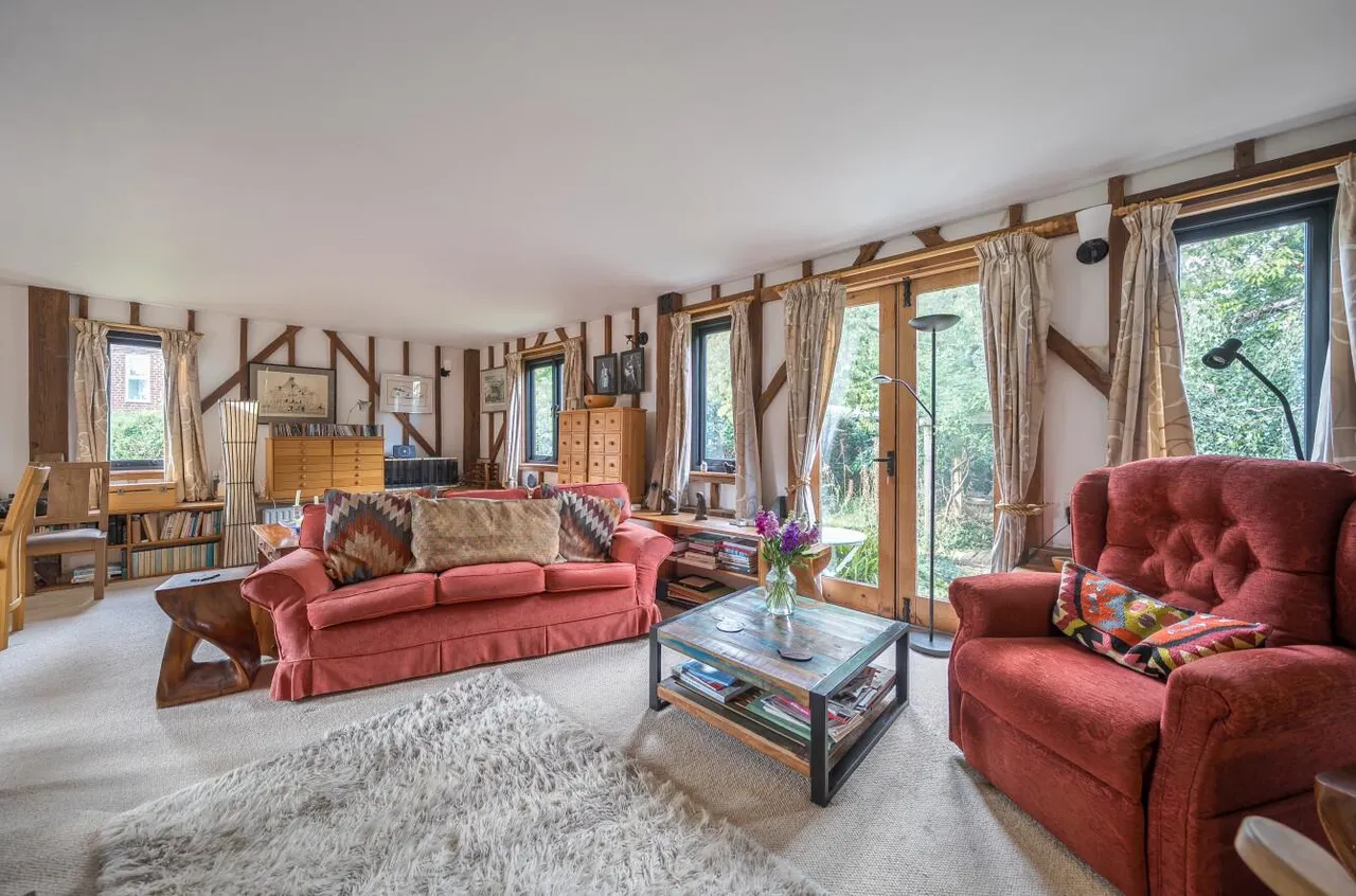 Stunning Barn Conversion, West Malling Fringes, photo 13