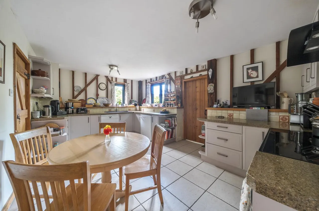 Stunning Barn Conversion, West Malling Fringes, photo 17