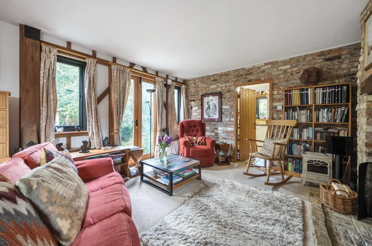 Stunning Barn Conversion, West Malling Fringes, photo 14