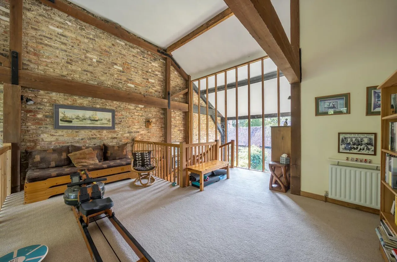 Stunning Barn Conversion, West Malling Fringes, photo 21