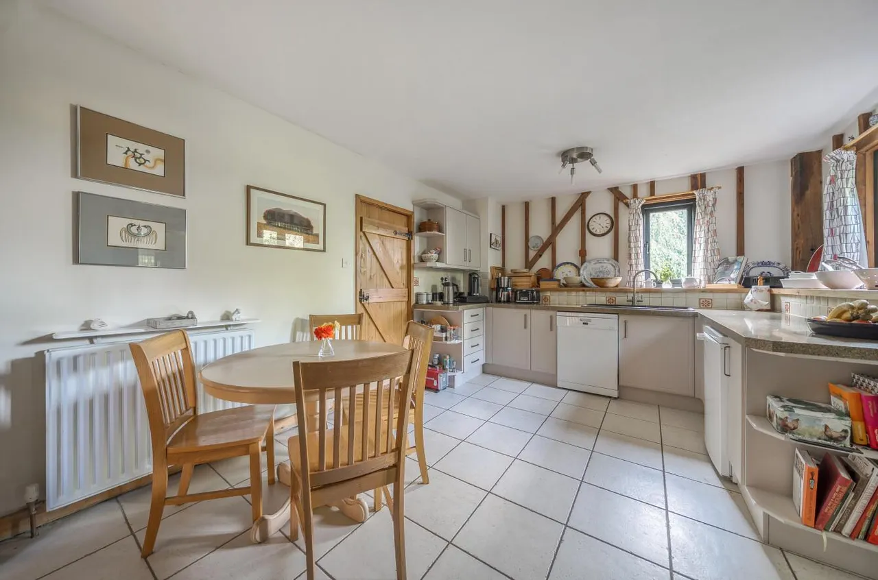 Stunning Barn Conversion, West Malling Fringes, photo 4