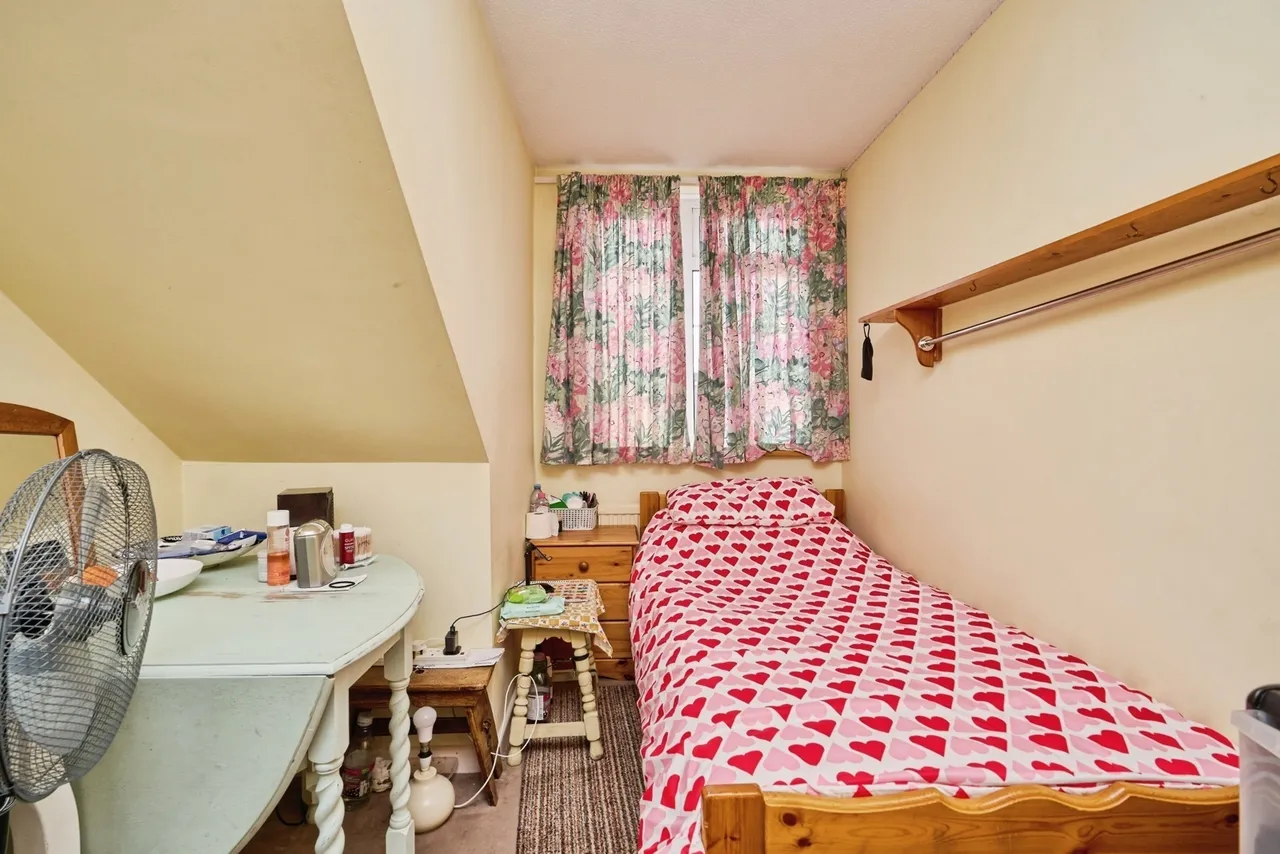 Denton Gardens, East Cowes, PO32, photo 23