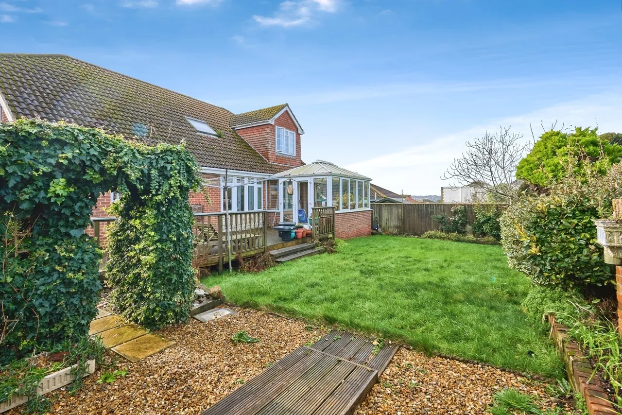 Denton Gardens, East Cowes, PO32, photo 11