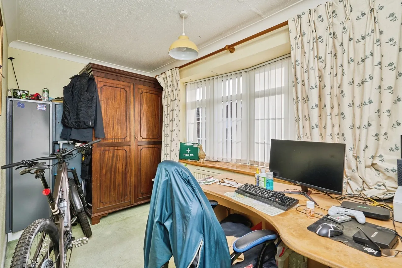 Denton Gardens, East Cowes, PO32, photo 25