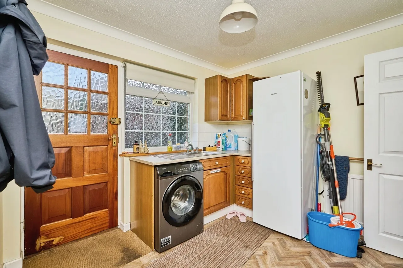 Denton Gardens, East Cowes, PO32, photo 5