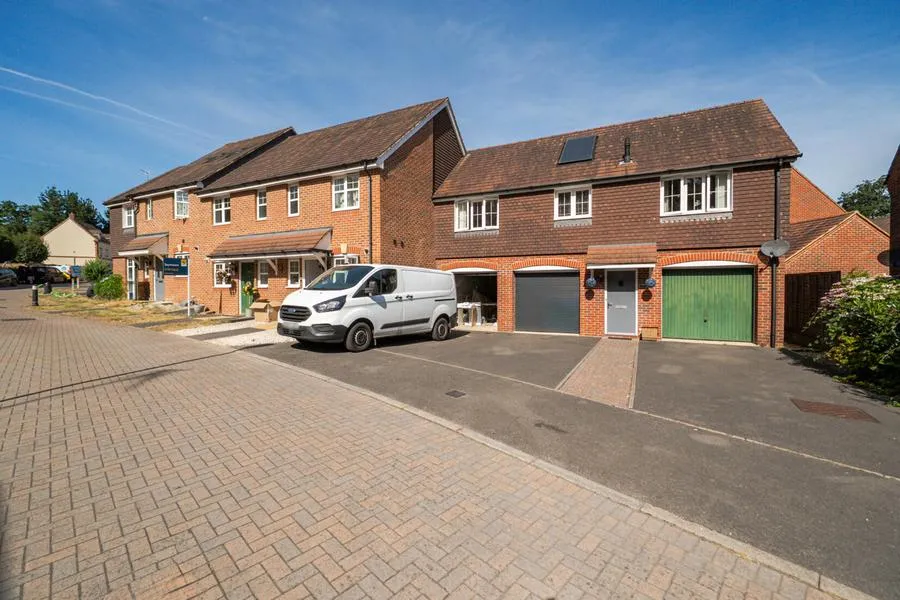 Gomer Road, Bagshot, GU19, photo 18