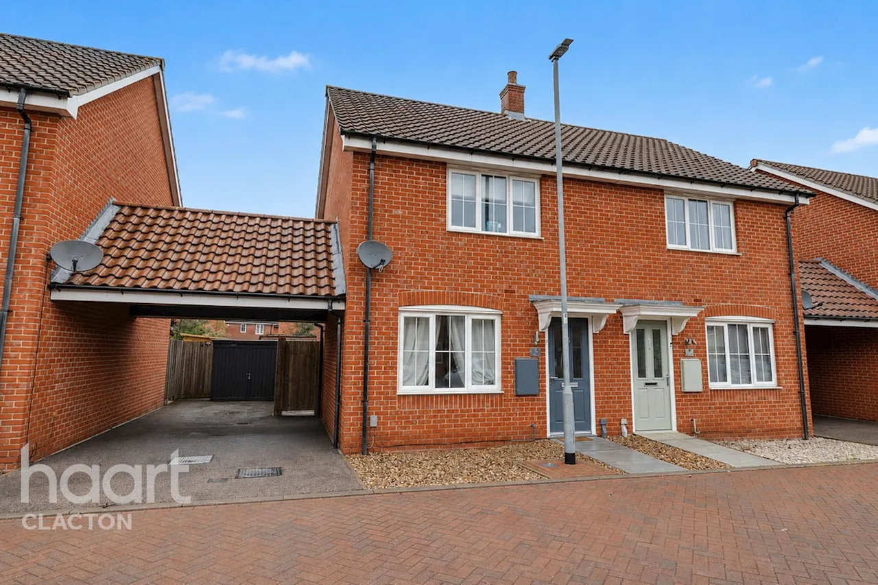 2 bed house for sale, Dresden Square, Clacton-On-Sea, CO16
