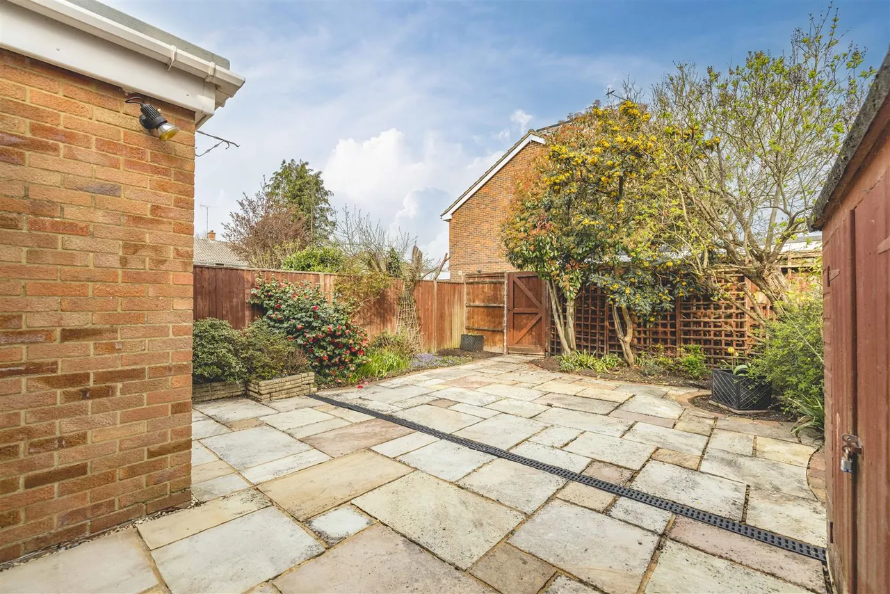 Holly Crescent, Windsor, SL4 5SL, photo 17