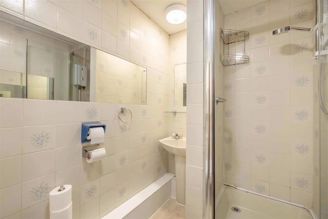 Holly Crescent, Windsor, SL4 5SL, photo 9