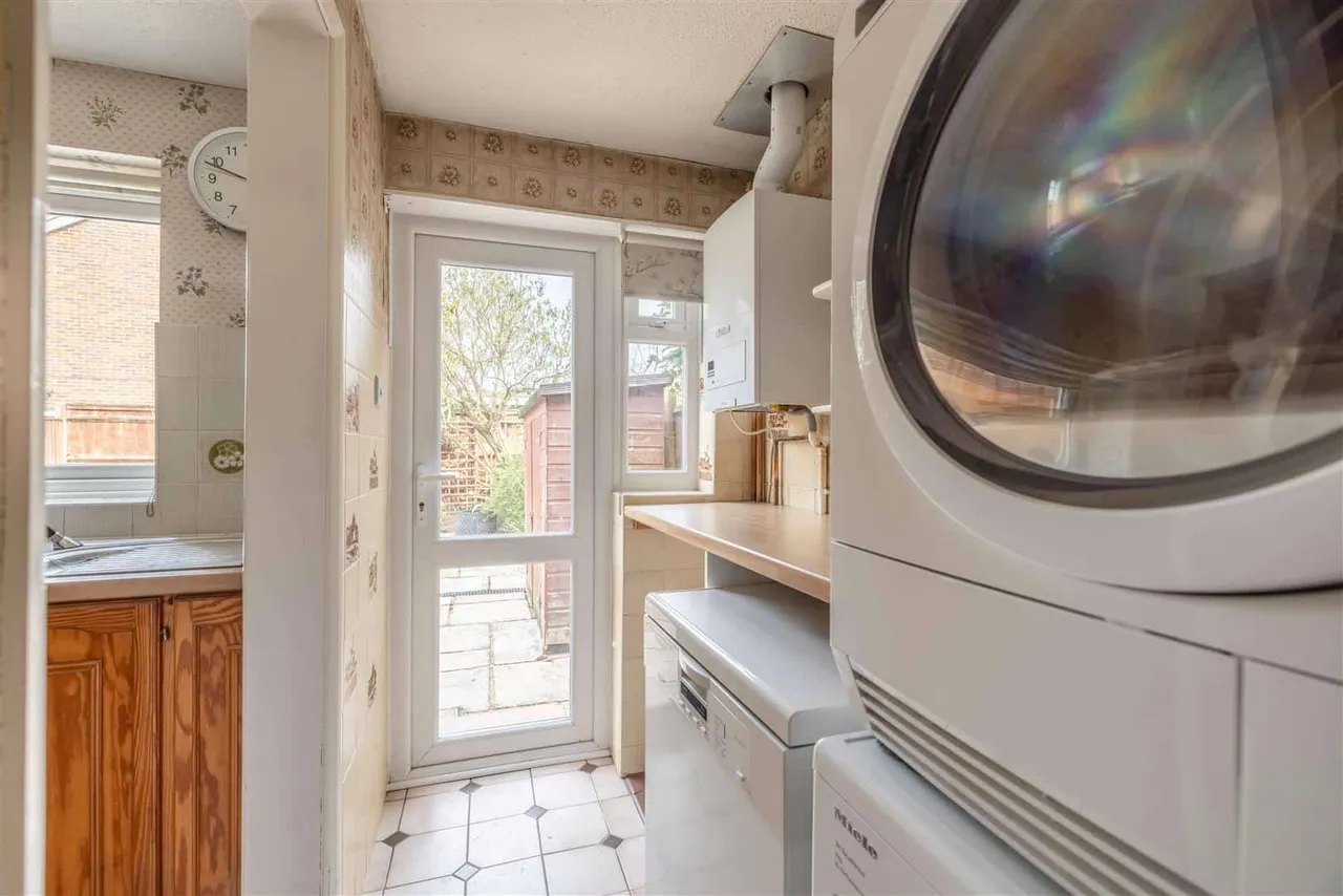 Holly Crescent, Windsor, SL4 5SL, photo 8