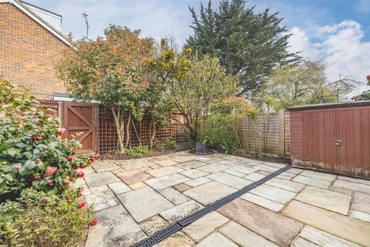 Holly Crescent, Windsor, SL4 5SL, photo 16