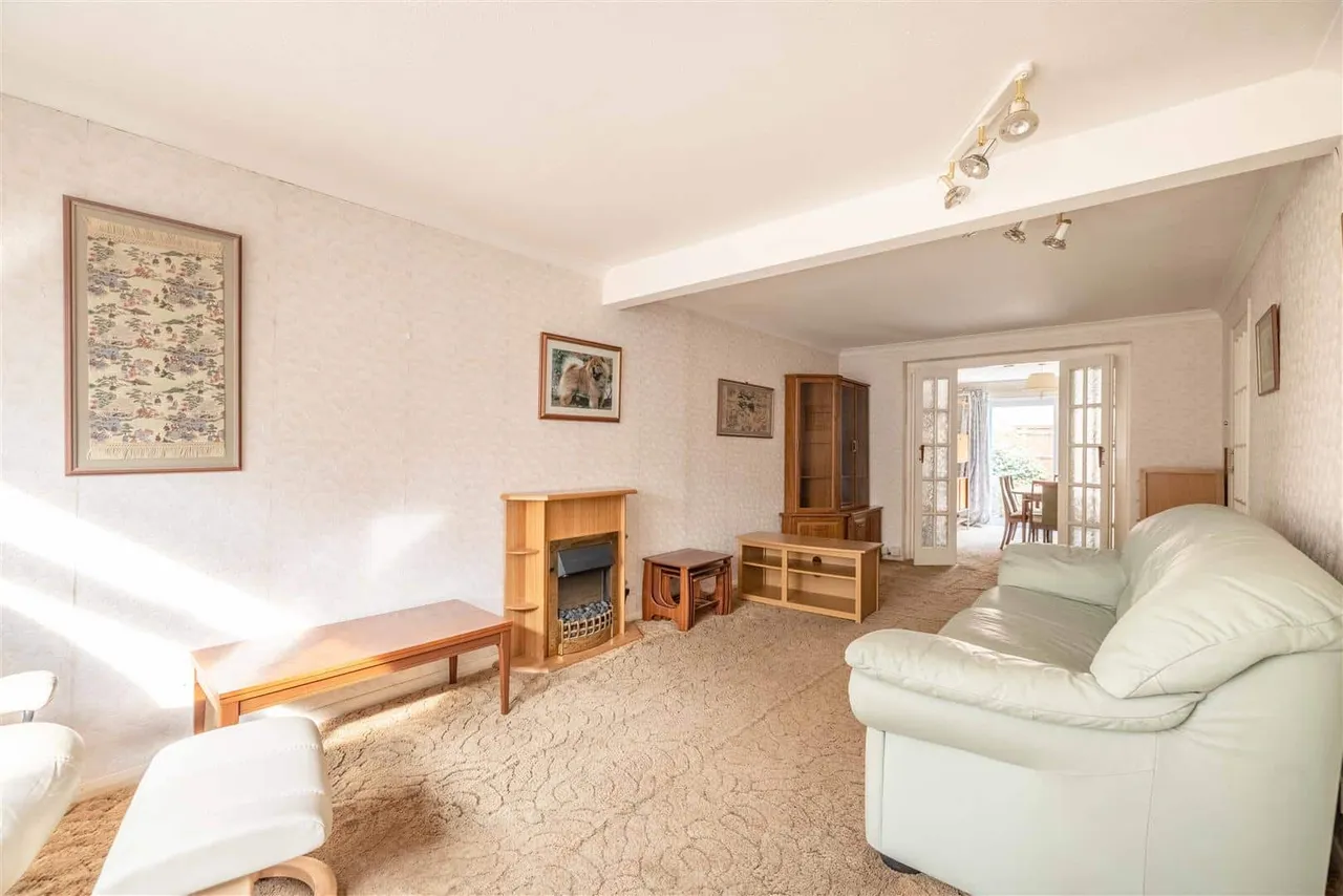 Holly Crescent, Windsor, SL4 5SL, photo 2