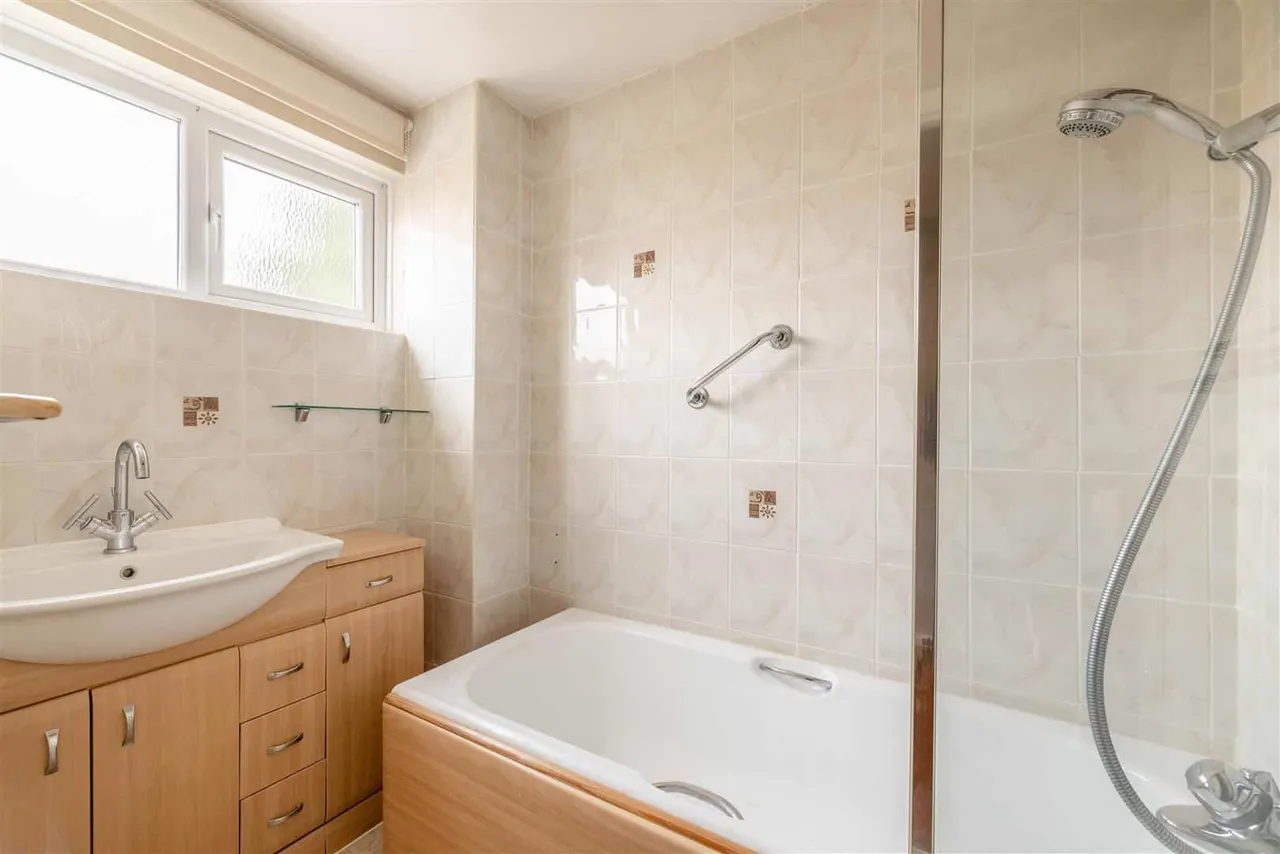 Holly Crescent, Windsor, SL4 5SL, photo 14