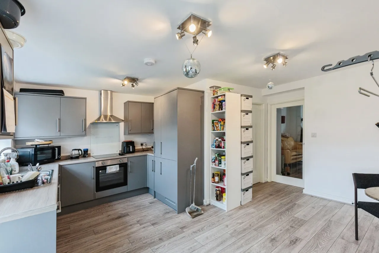 Pennystone Road, FY2, photo 7