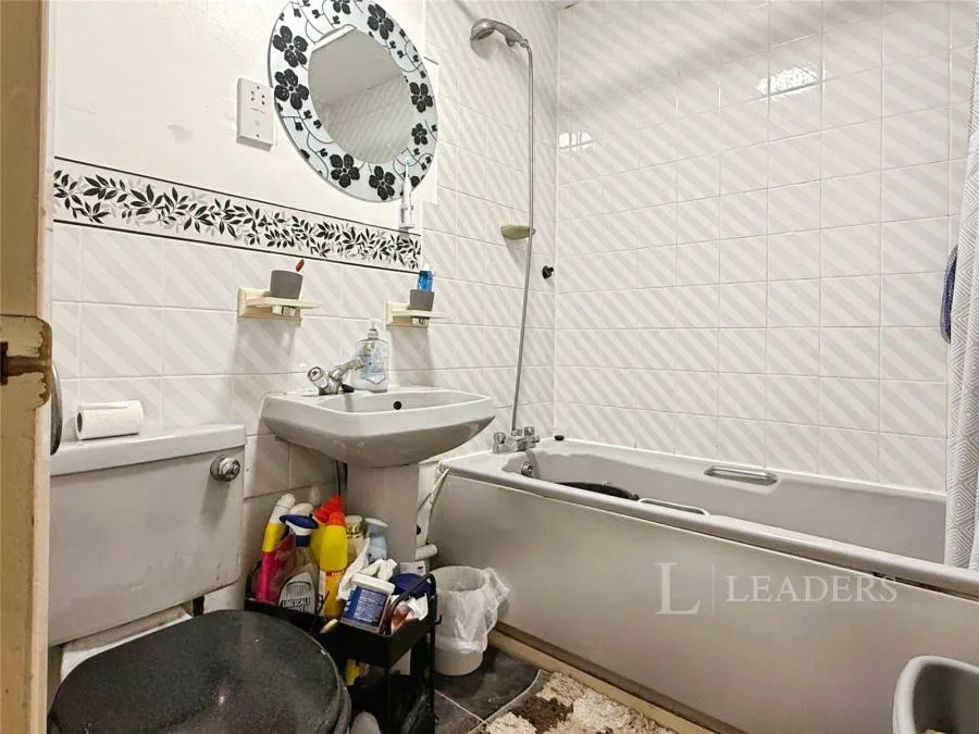 Luton, LU4, photo 5