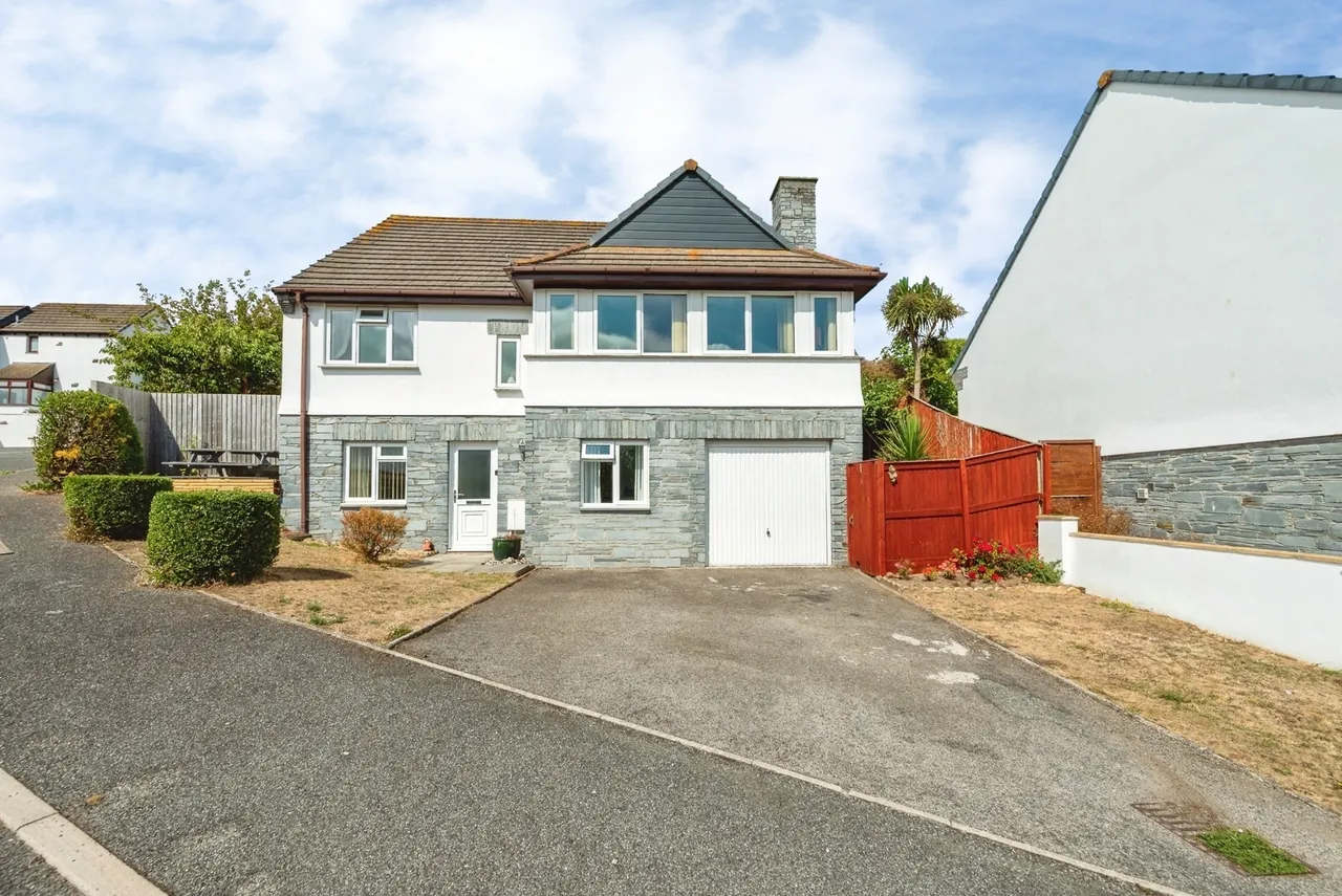 4 bed house for sale, Sarahs View, Padstow, PL28