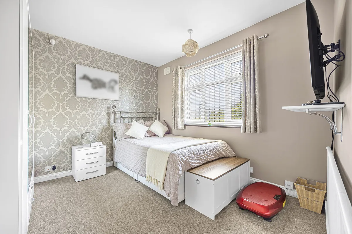 Carter Drive, Romford, Collier Row, RM5 2PH, photo 4