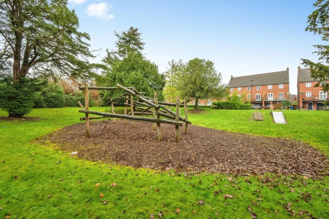 The Laurels, Fazeley, B78, photo 27