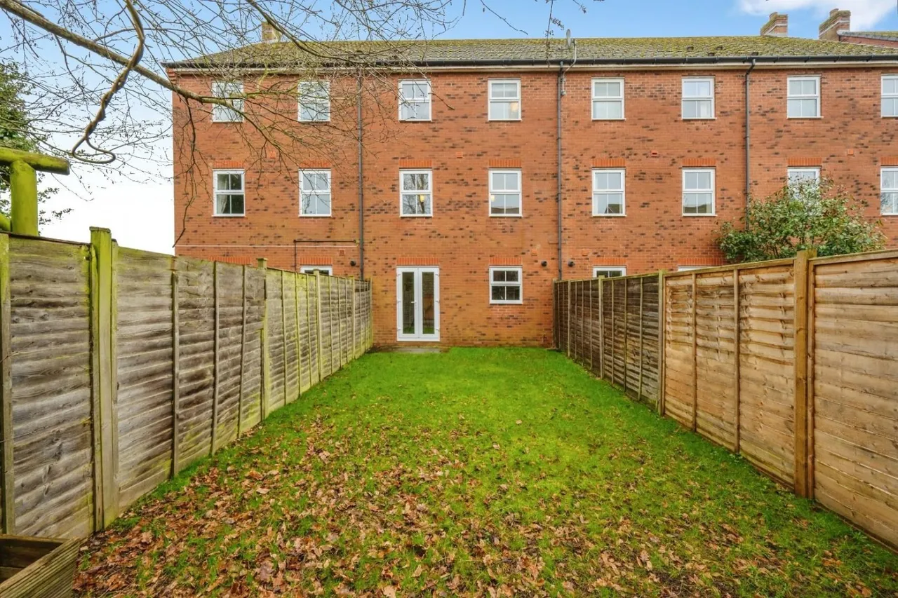 The Laurels, Fazeley, B78, photo 24