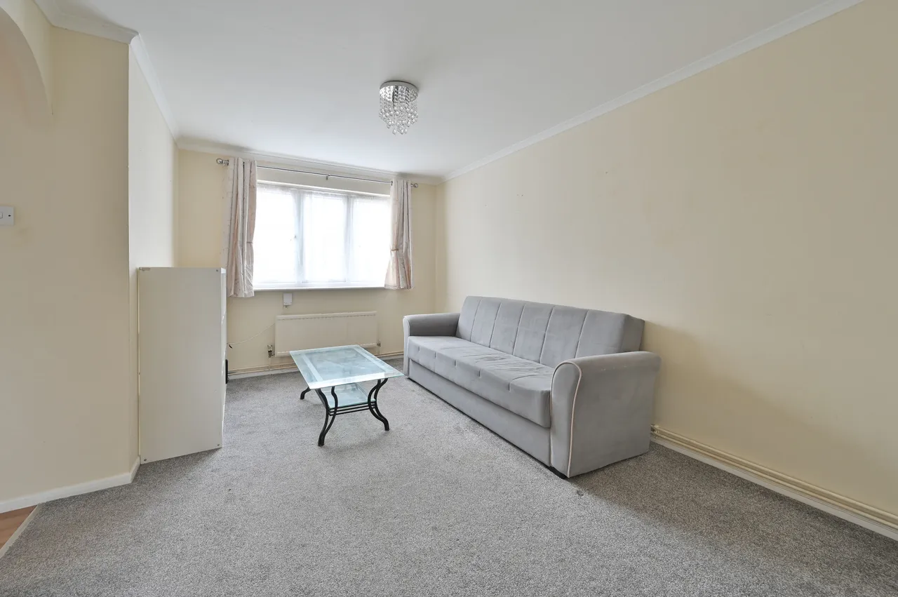 Watford, WD24, photo 2