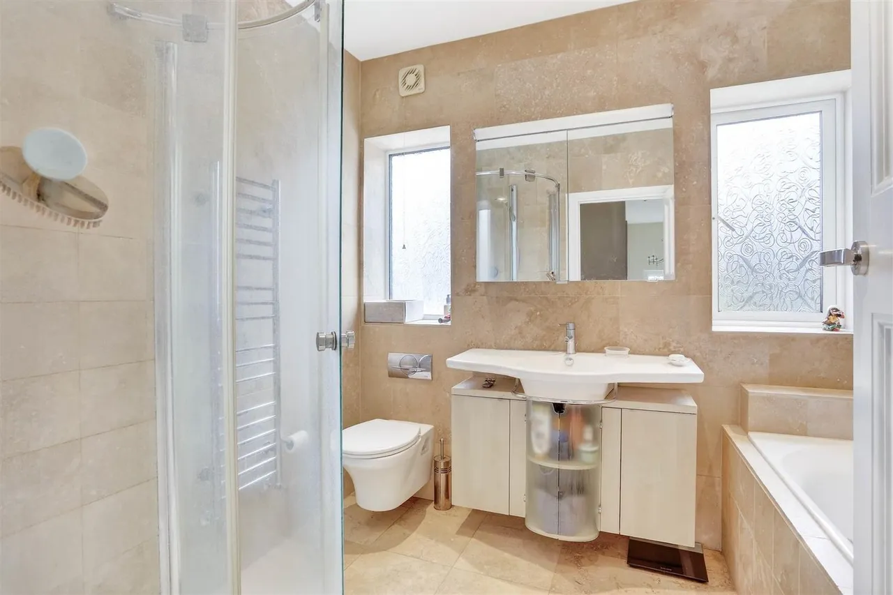 Shirley Avenue, South Cheam, SM2, photo 31