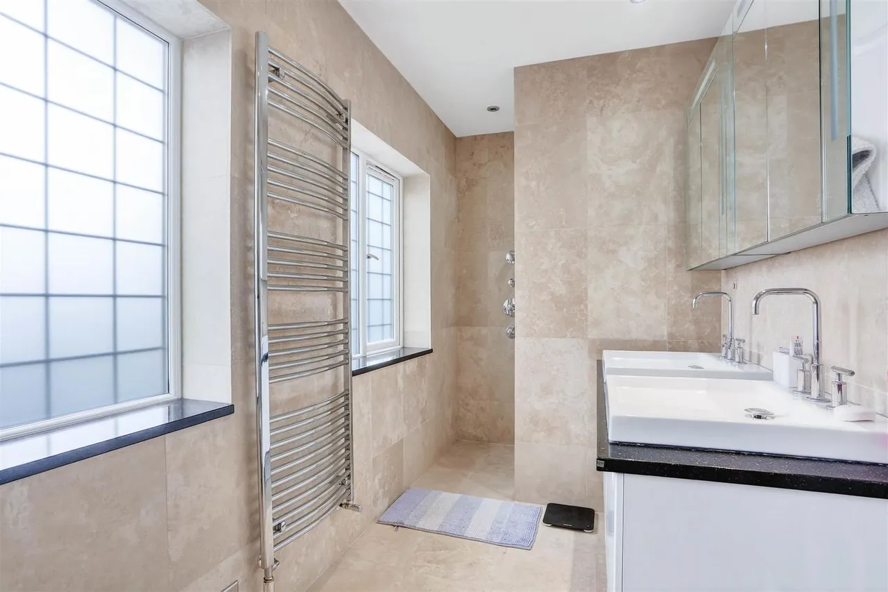 Shirley Avenue, South Cheam, SM2, photo 24