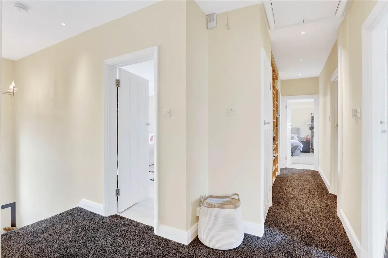 Shirley Avenue, South Cheam, SM2, photo 21