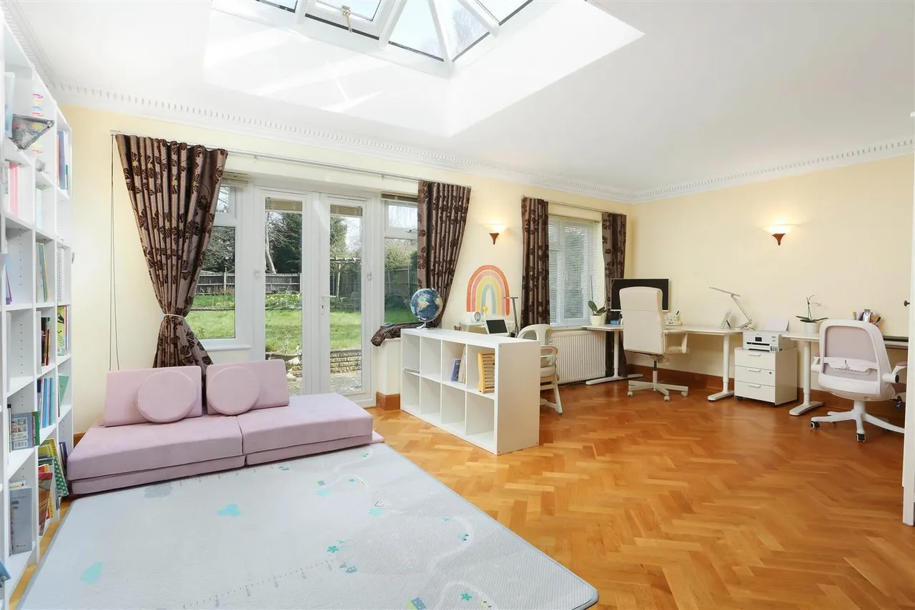 Shirley Avenue, South Cheam, SM2, photo 11