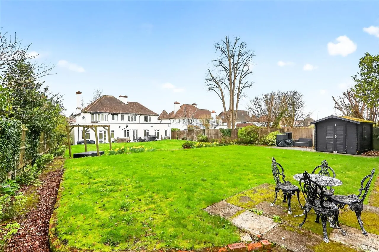 Shirley Avenue, South Cheam, SM2, photo 17