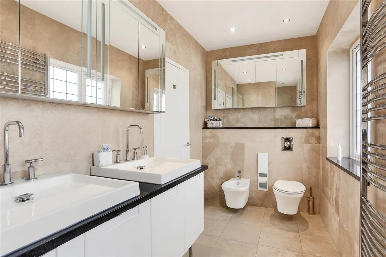 Shirley Avenue, South Cheam, SM2, photo 25