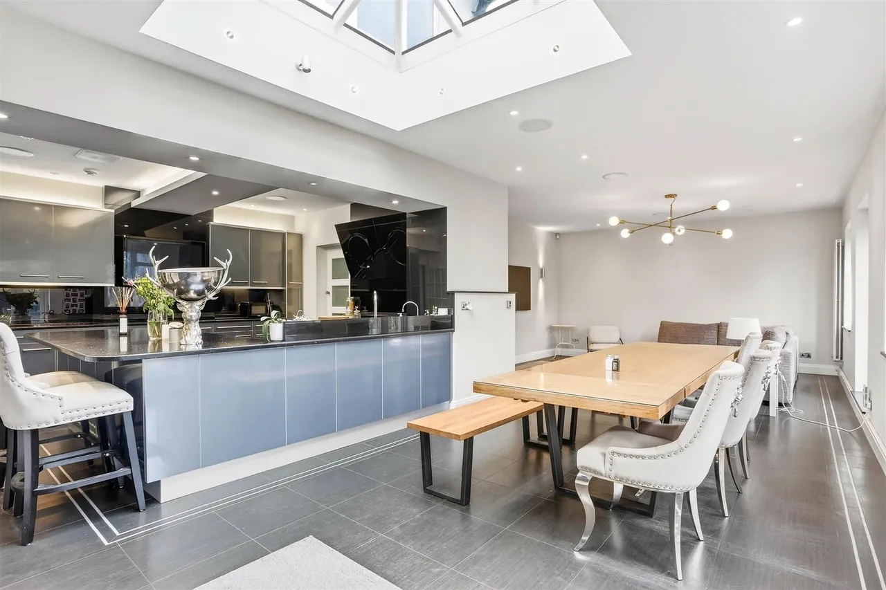 Shirley Avenue, South Cheam, SM2, photo 2
