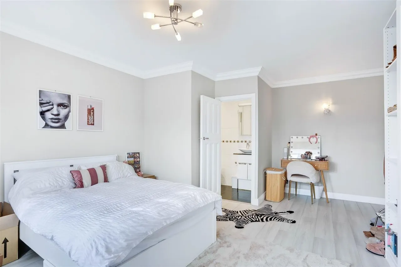 Shirley Avenue, South Cheam, SM2, photo 27
