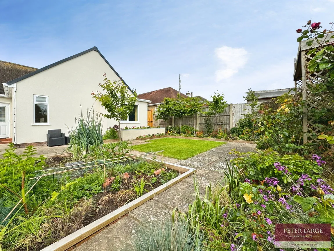 South Drive, Rhyl, LL18 4SU, photo 12