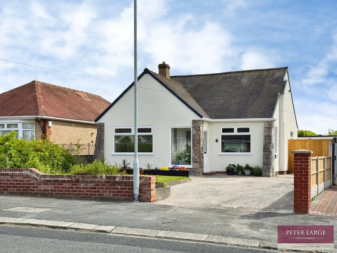 3 bed house for sale — South Drive, Rhyl, LL18 4SU