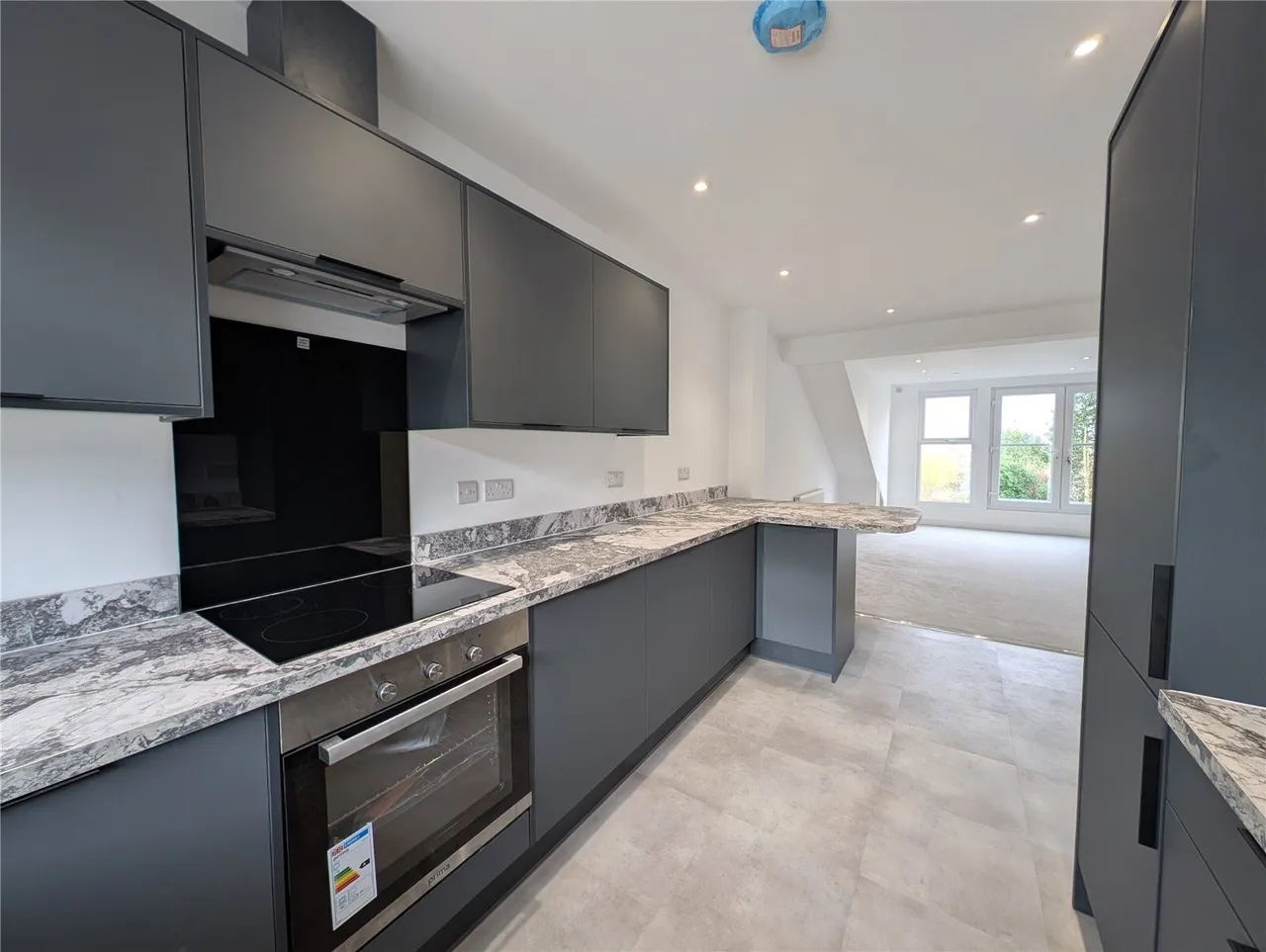 Southdale Road, Carlton, Nottingham, Nottinghamshire, NG4, photo 4
