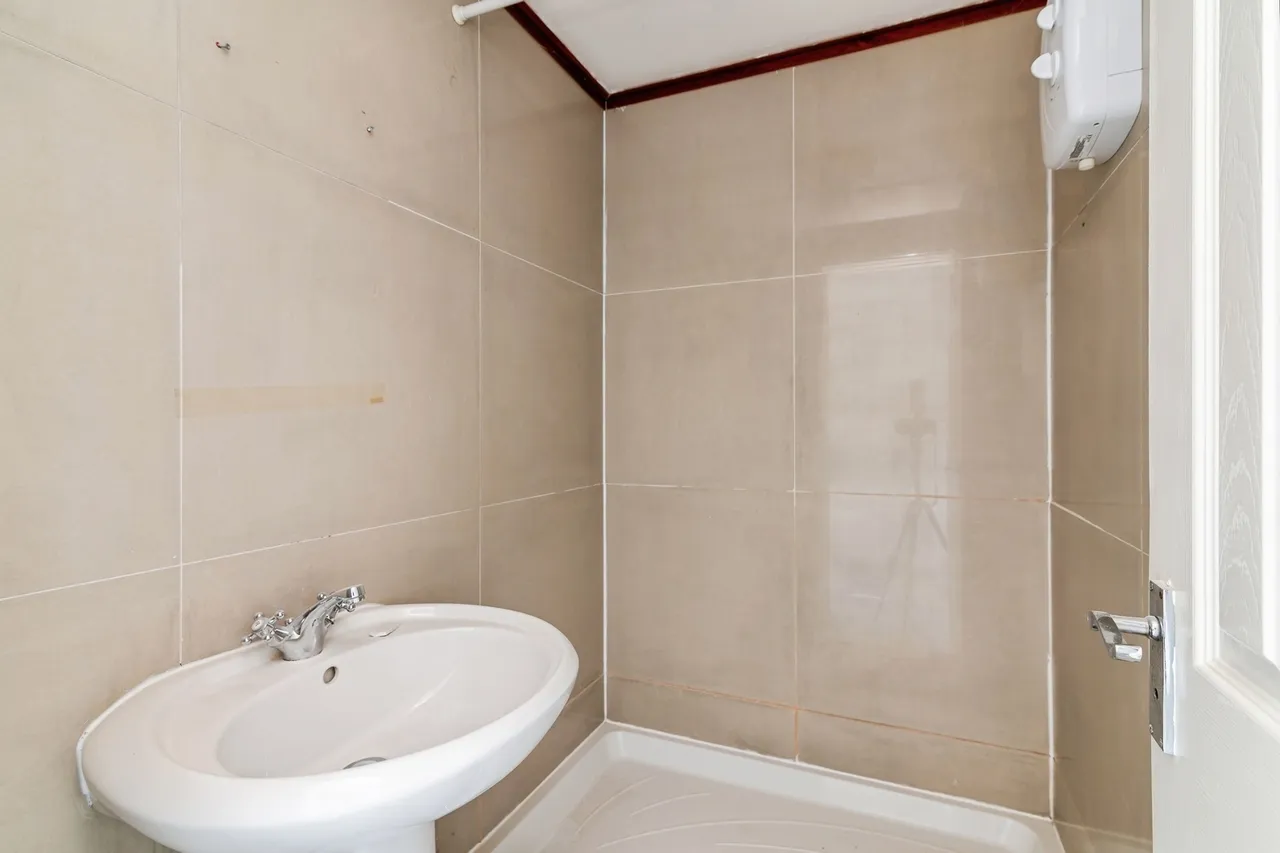 Southdale Road, Carlton, Nottingham, Nottinghamshire, NG4, photo 13
