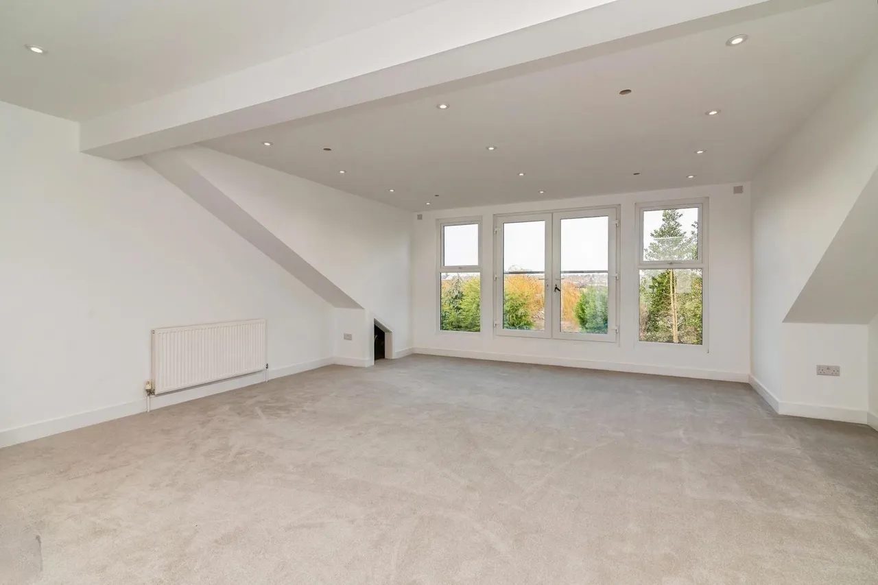 Southdale Road, Carlton, Nottingham, Nottinghamshire, NG4, photo 5