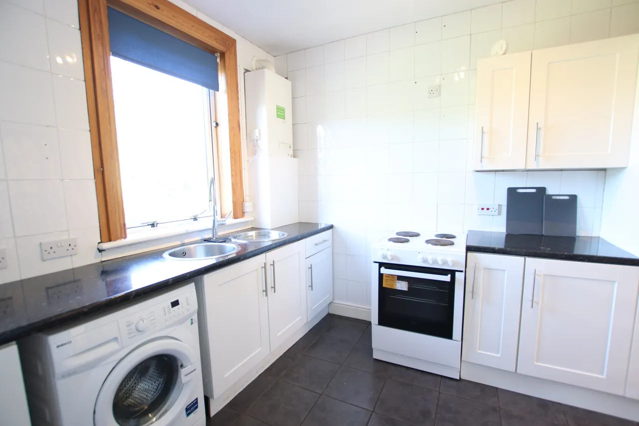 2 bed flat to rent — Lime Street, West End, DD2