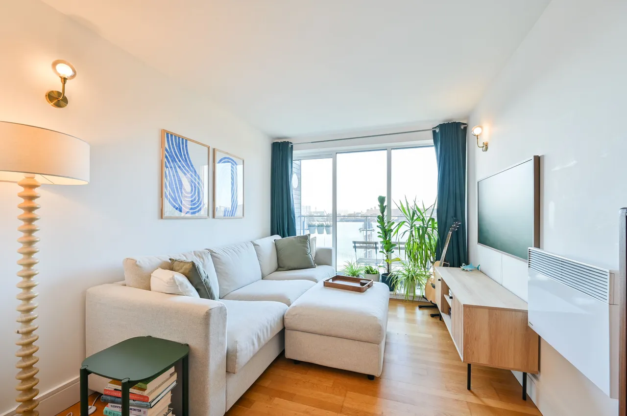 2 bed flat for sale — Flat 11, 195 Long Lane, London
