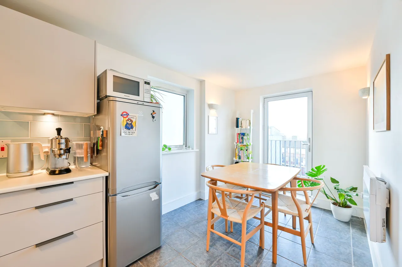 Flat 11, 195 Long Lane, London, photo 6
