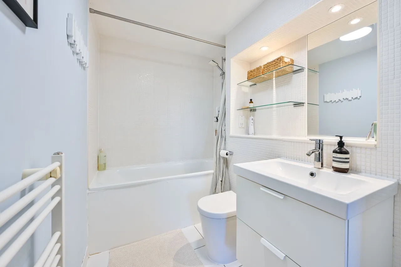 Flat 11, 195 Long Lane, London, photo 5