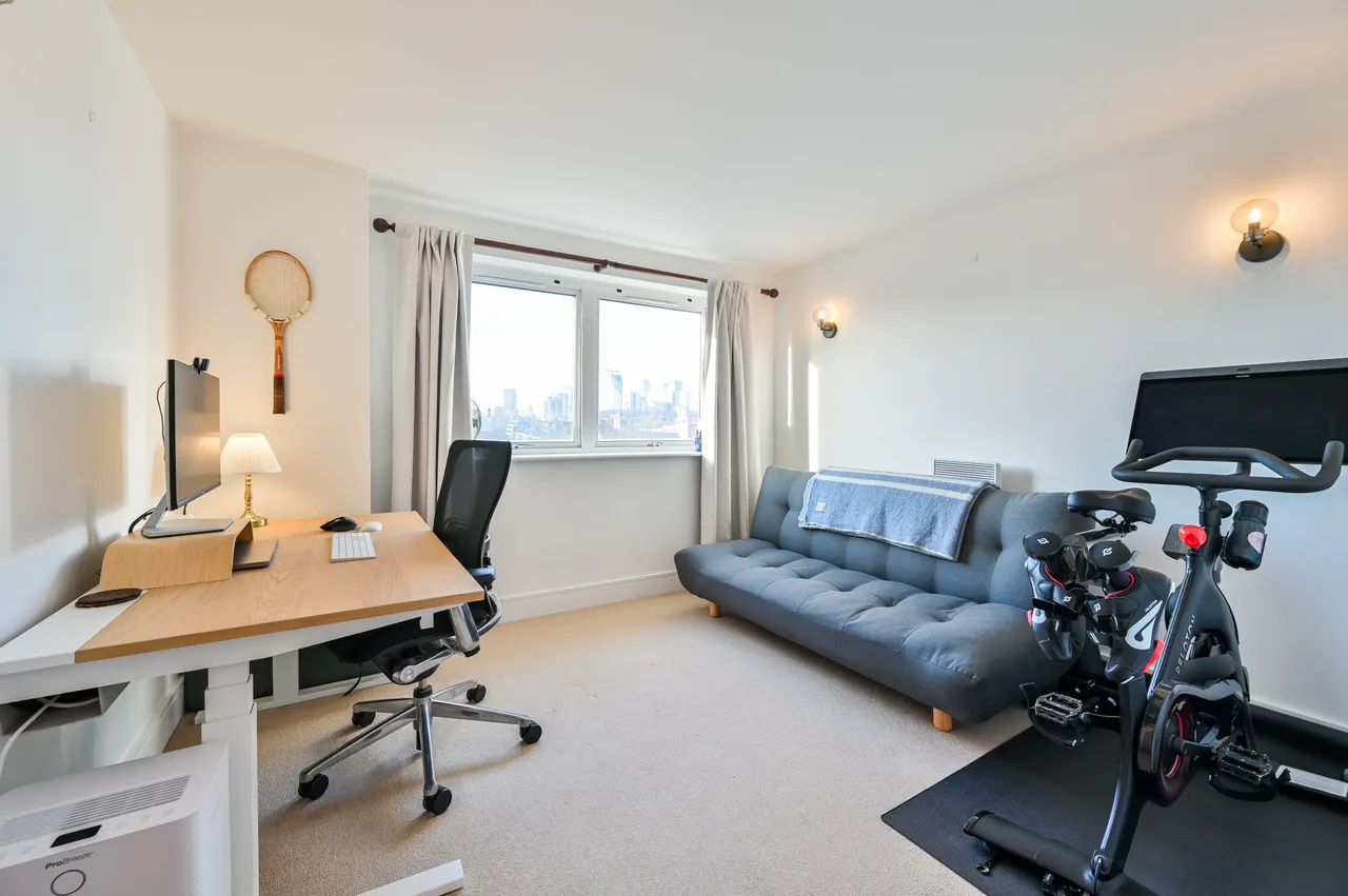 Flat 11, 195 Long Lane, London, photo 12